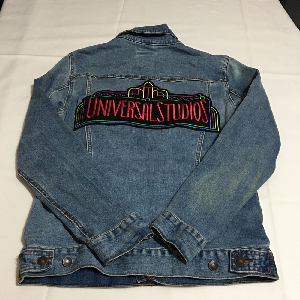 Universal Studios Denim Jacket Men Small Blue Retro Patch Trucker